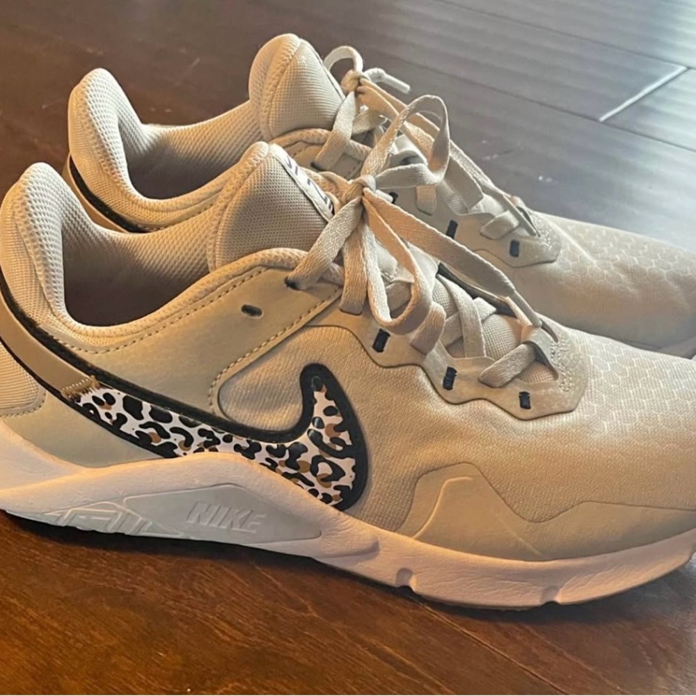 Nike Women's Light Gray Running Sneakers with Leopard Swoosh